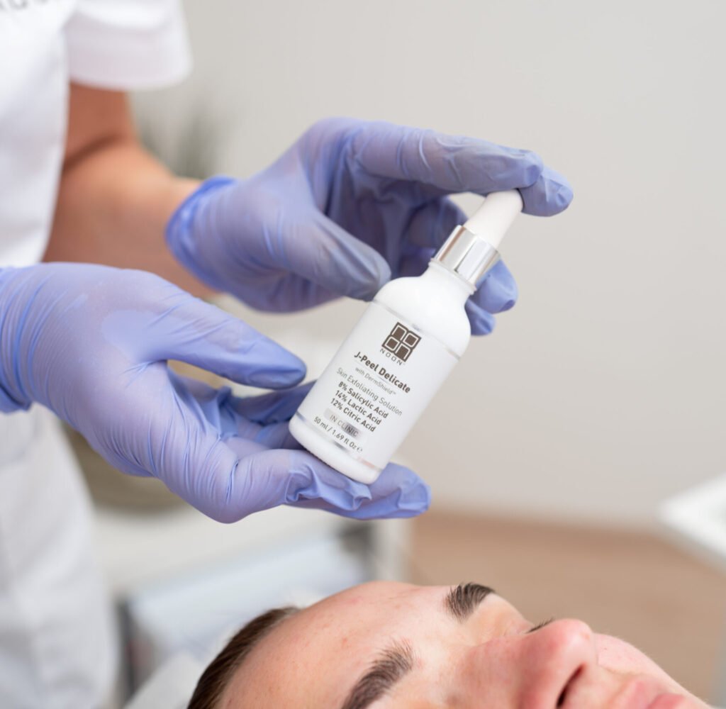 Noon rūgštinis veido odos pilingas